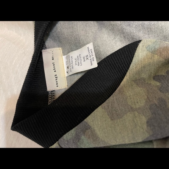 Enough about me. Camo jacket athletic style - Picture 2 of 6